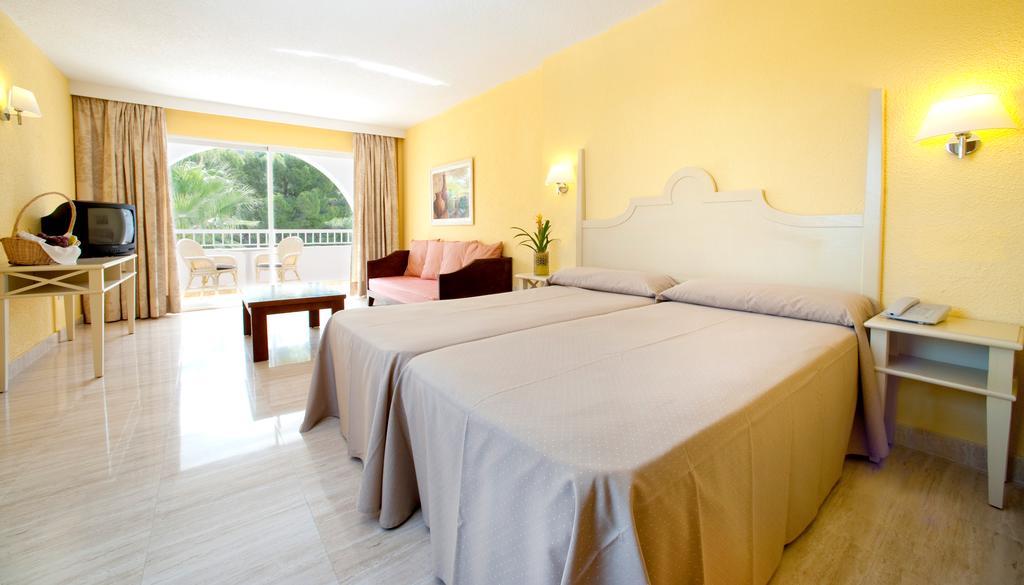 Grupotel Ibiza Beach Resort - Adults Only Portinatx Room photo